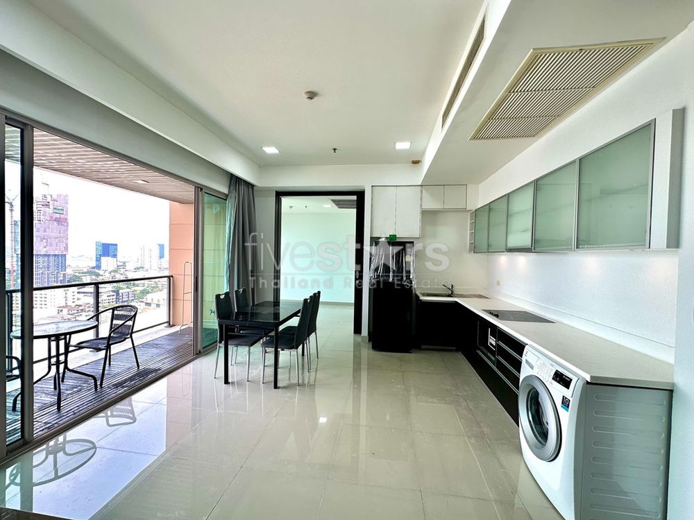 2-bedroom high floor condo for sale in Sathorn area 244547075