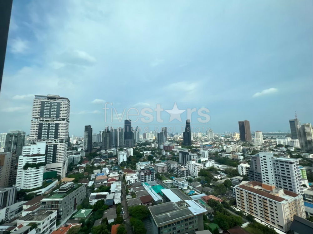 2-bedroom high end condo for sale close to BTS Phromphong 1657768347