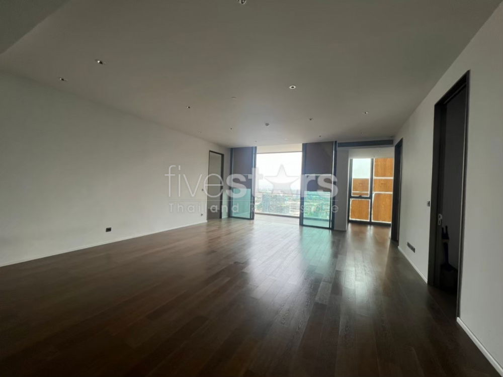 2-bedroom high end condo for sale close to BTS Phromphong 1657768347