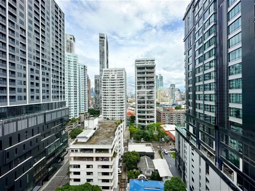 1-bedroom condo for sale close to BTS Phromphong 1467193133