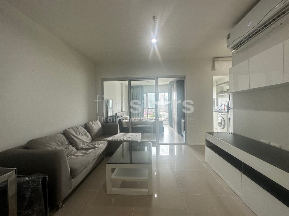 1-bedroom modern condo for sale close to MRT Rama 9 3436953827