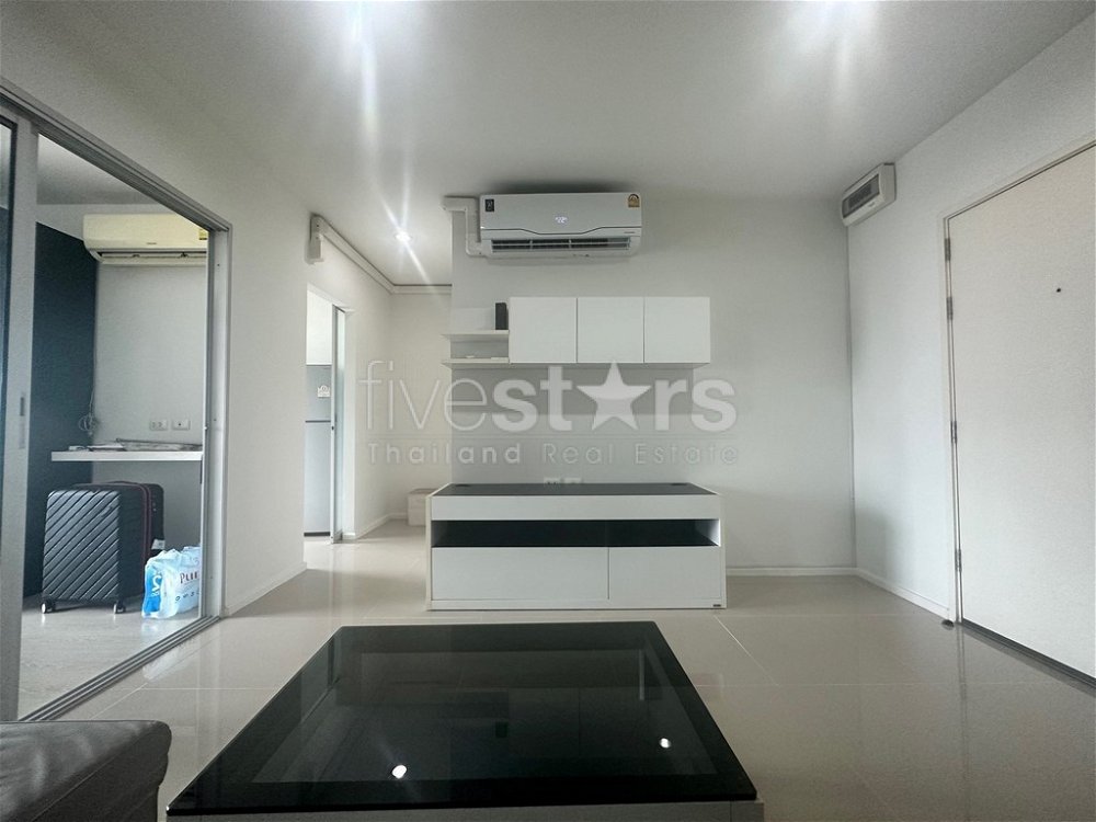 1-bedroom modern condo for sale close to MRT Rama 9 3436953827