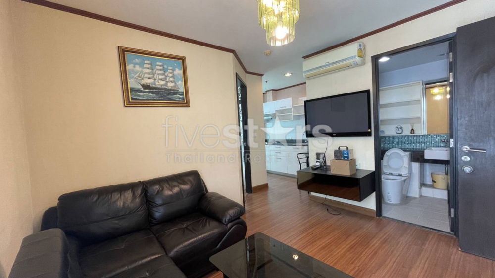 1 bedroom condo for sale close to Huai Khwang MRT station 1278089269