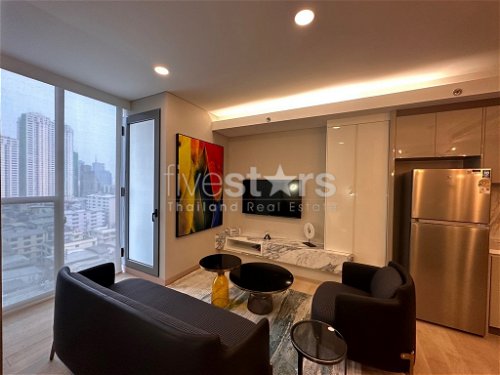 1-bedroom modern condo for sale close to MRT Queen Sirikit 4243144878