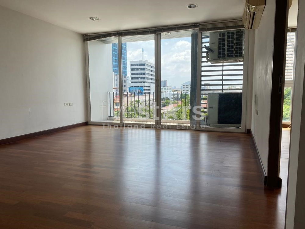 1-bedroom spacious condo for sale in Thonglor area 2465546617