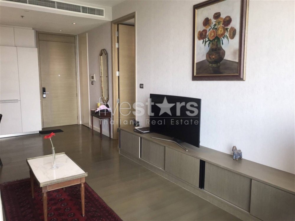 1 bedroom condo for sale close to Ratchadamri BTS station 614315980