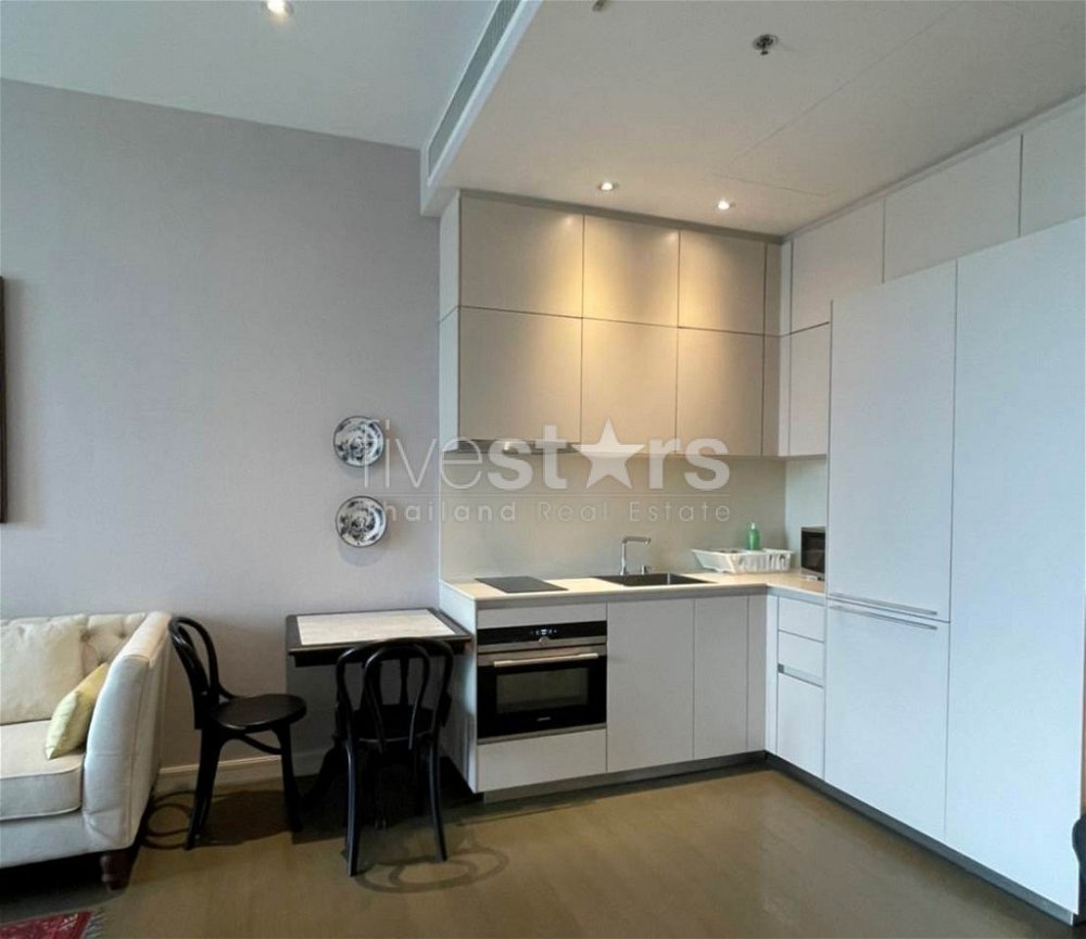 1 bedroom condo for sale close to Ratchadamri BTS station 614315980