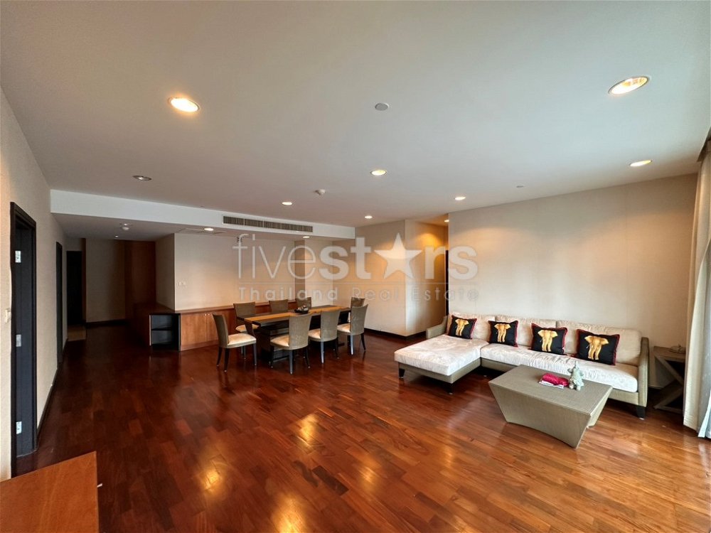 3-bedroom corner unit condo for sale on Phrom Phong 3637813404