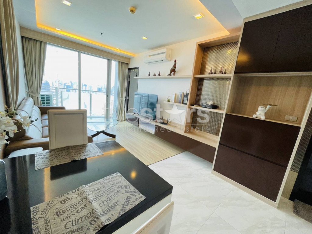 1-bedroom high rise condo for sale close to Phra Khanong BTS station