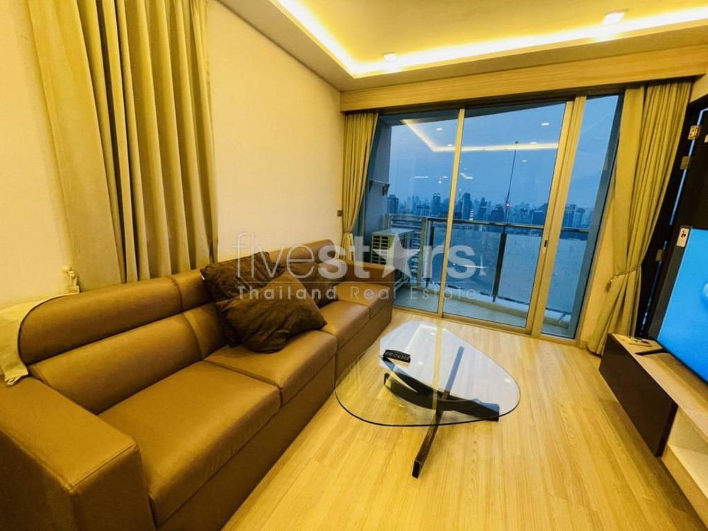 1-bedroom high rise condo for sale close to Phra Khanong BTS station 2736234255