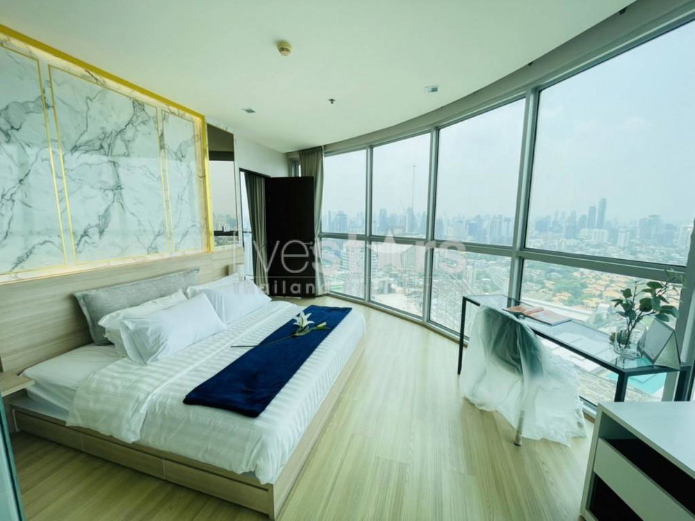 1-bedroom high rise condo for sale close to Phra Khanong BTS station 2736234255