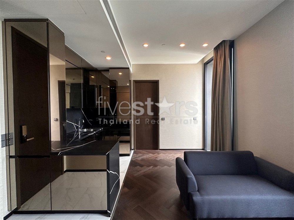 High-end 1-bedroom condo for sale connected to Thonglor BTS station 3572265548