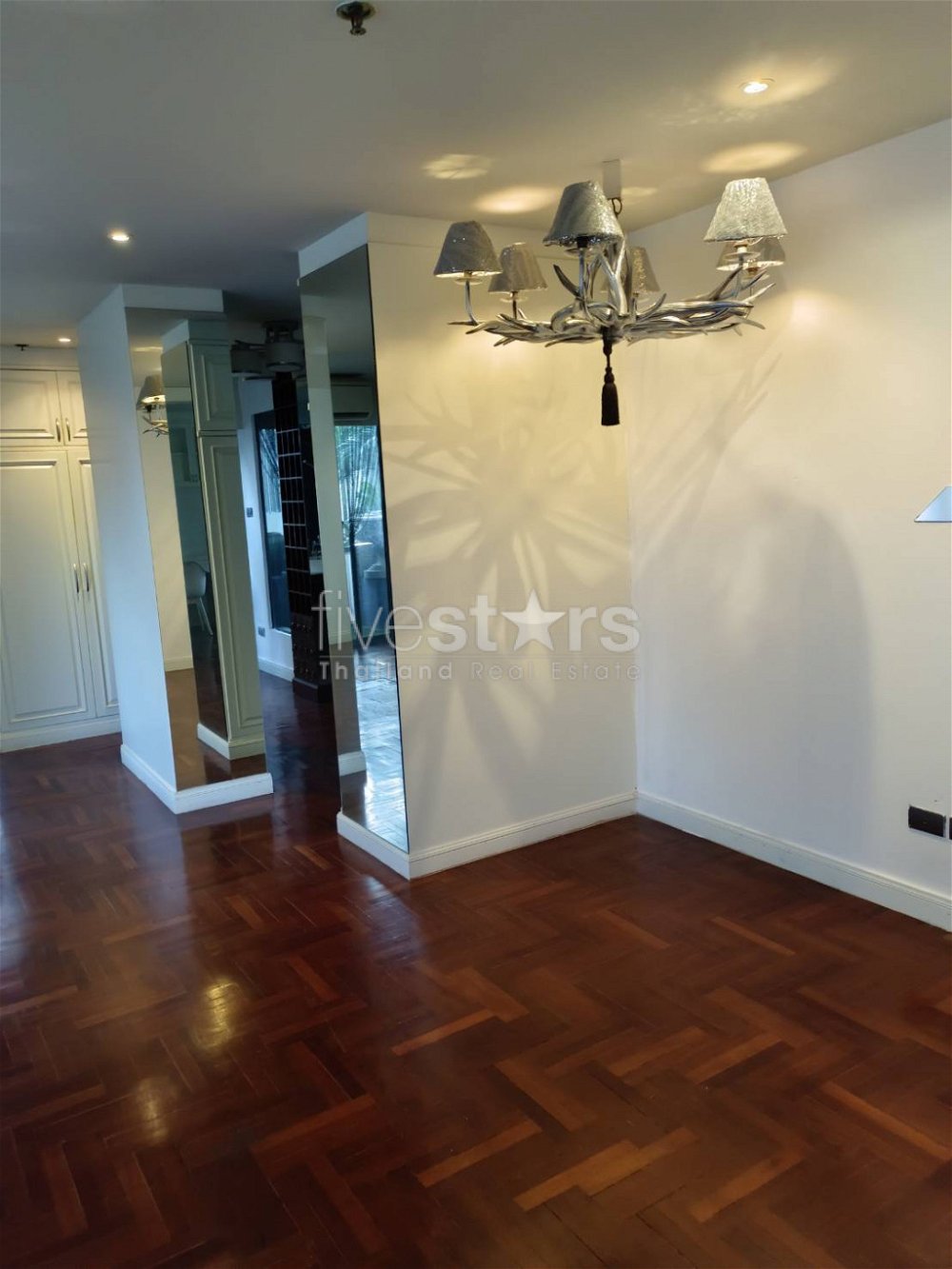 3-bedroom large condo for sale on Sathorn 1031216139