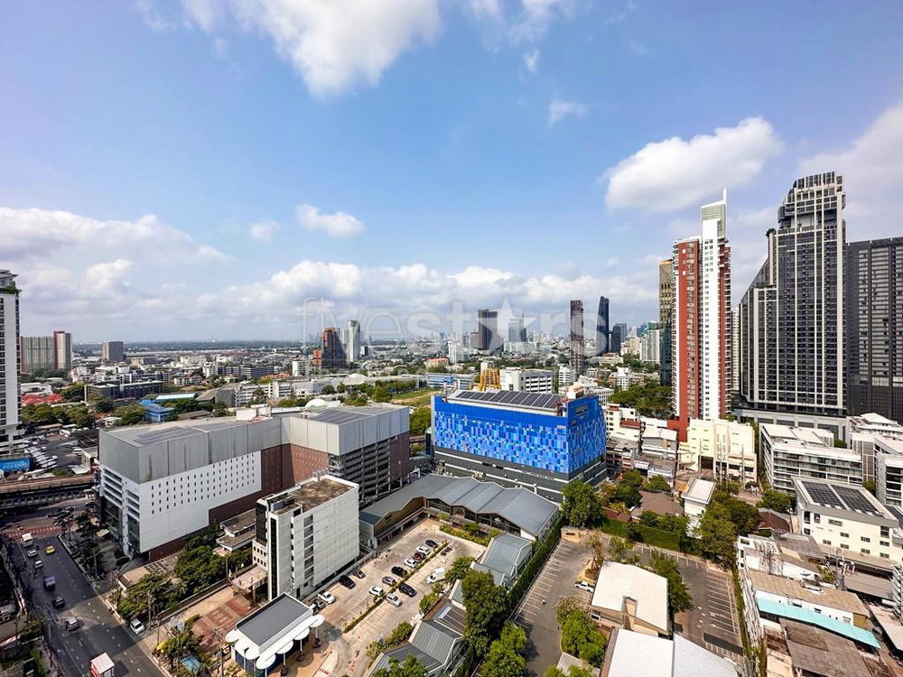 2-bedroom spacious condo for sale close to BTS Ekamai 632627845
