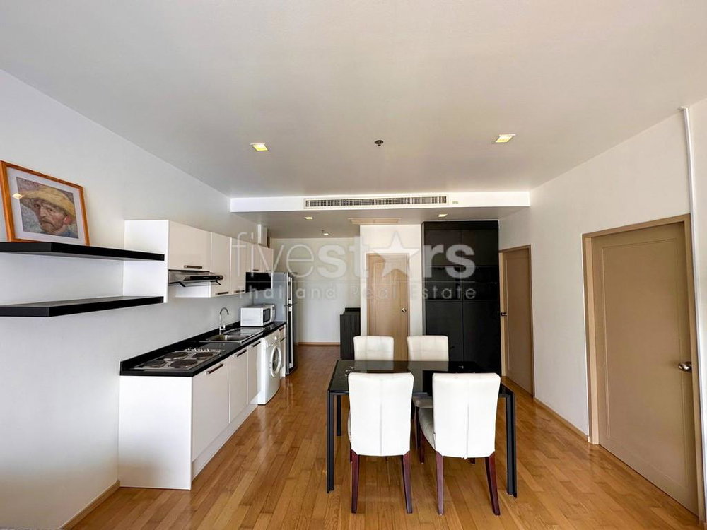 2-bedroom spacious condo for sale close to BTS Ekamai 632627845