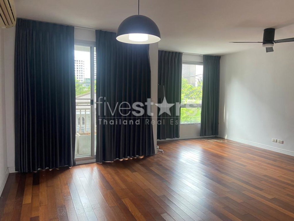 2-bedroom low-rise condo for sale on Thong Lor 1479445390