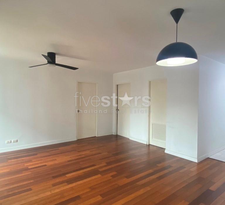 2-bedroom low-rise condo for sale on Thong Lor 1479445390