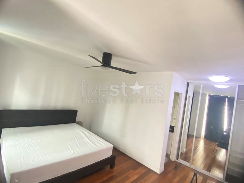 2-bedroom low-rise condo for sale on Thong Lor 1479445390