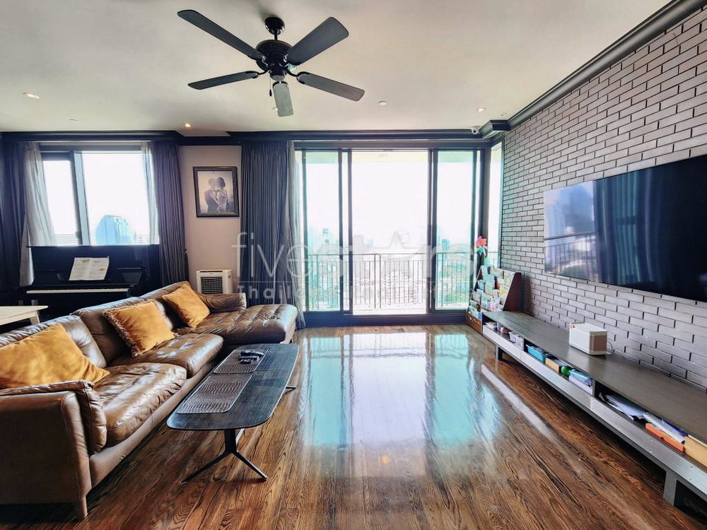 Large 2-bedroom pet-friendly condo for sale in Phromphong 3853946697