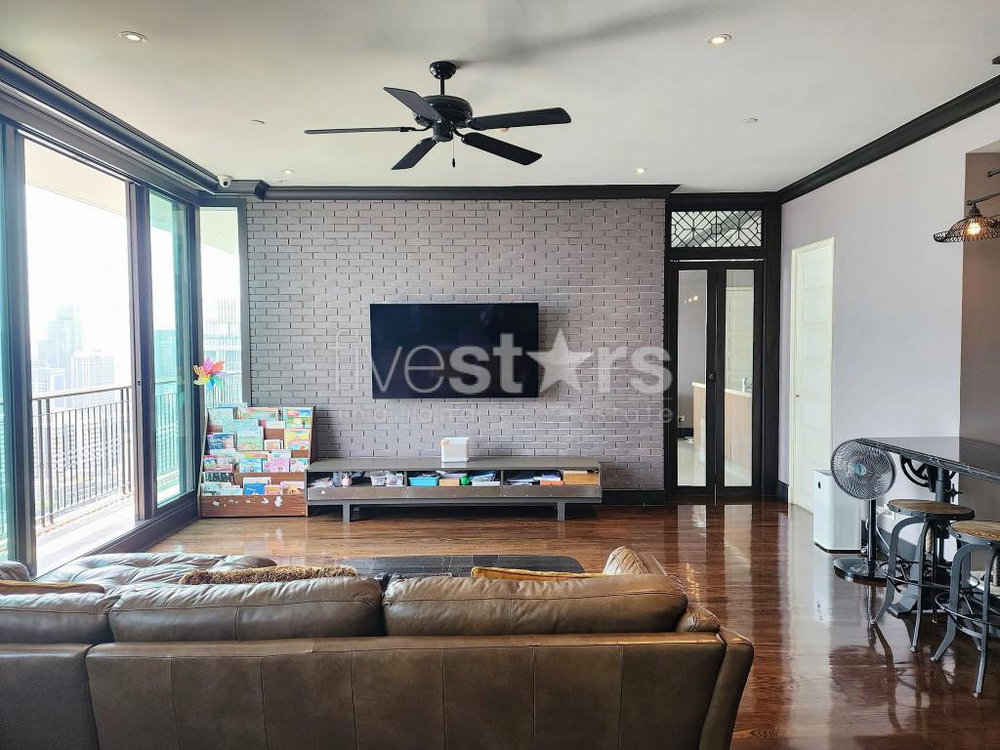 Large 2-bedroom pet-friendly condo for sale in Phromphong 3853946697