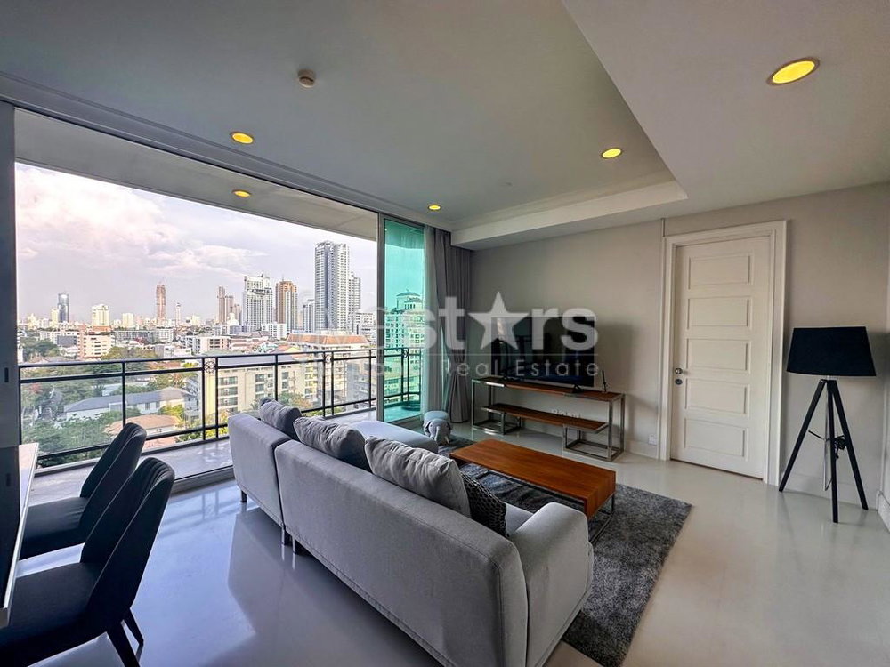 2-bedroom high-end condo for sale close to BTS Asoke 1522779396