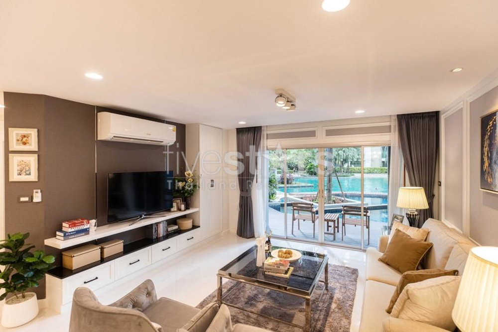 3-bedroom spacious duplex for sale close to MRT Rama 9 3218427831