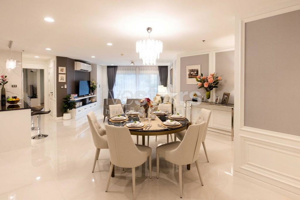 3-bedroom spacious duplex for sale close to MRT Rama 9 3218427831