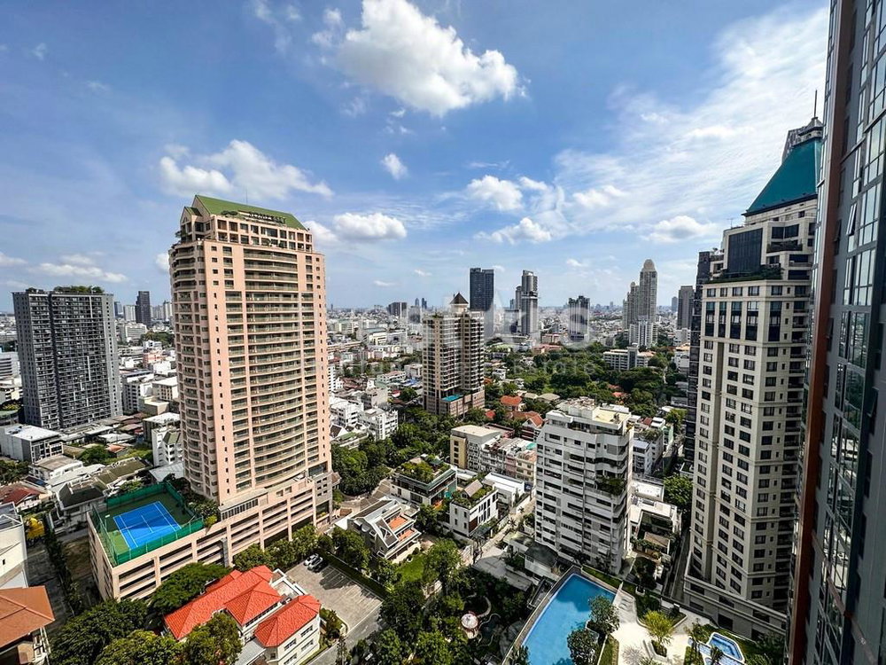 1-bedroom spacious condo for sale close to MRT Lumpini 933637713