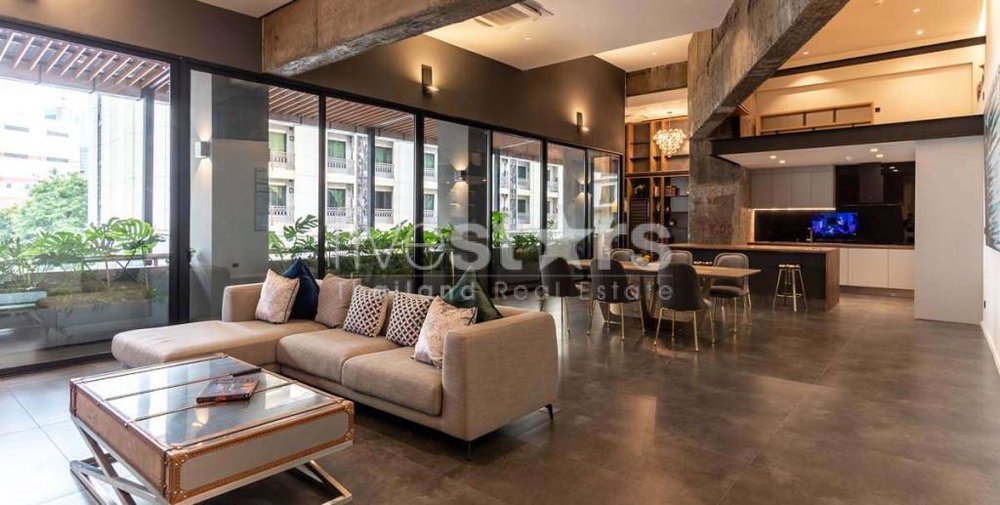 High-end spacious condominium for sale in prime Phromphong area 3665450284