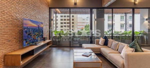 High-end spacious condominium for sale in prime Phromphong area 3665450284