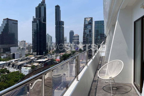 Modern condominium for sale close to BTS Chong Nonsi 156235772