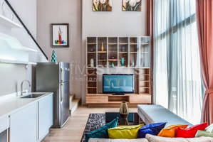 2-bedroom duplex condo for sale close to BTS Ratchathewi 1681754783