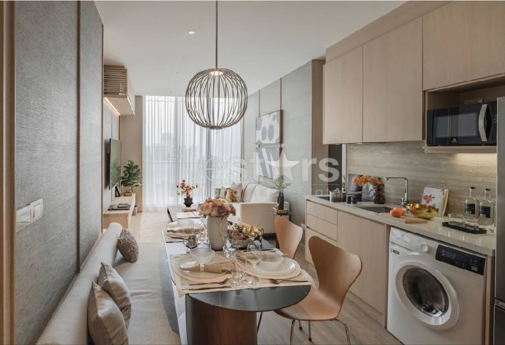 2-bedroom high-end condo for sale close to BTS Phromphong 3277939821