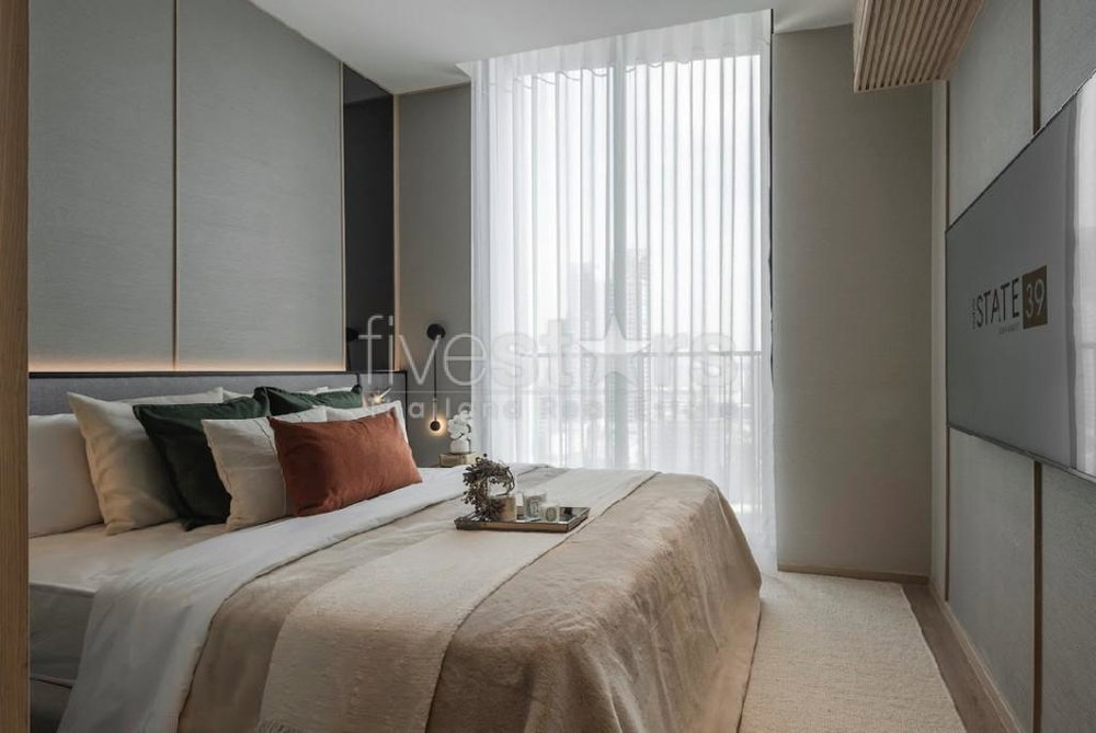 2-bedroom high-end condo for sale close to BTS Phromphong 3277939821