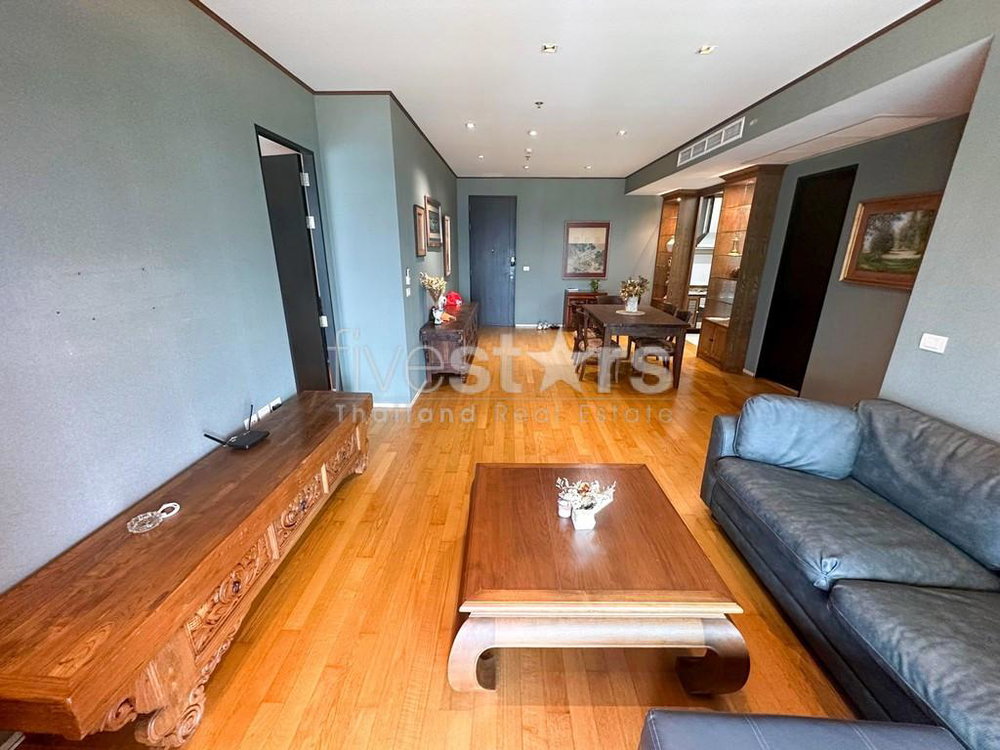2-bedroom spacious condo for sale only 200m from BTS Phromphong 3289161844