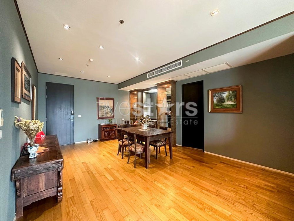 2-bedroom spacious condo for sale only 200m from BTS Phromphong 3289161844