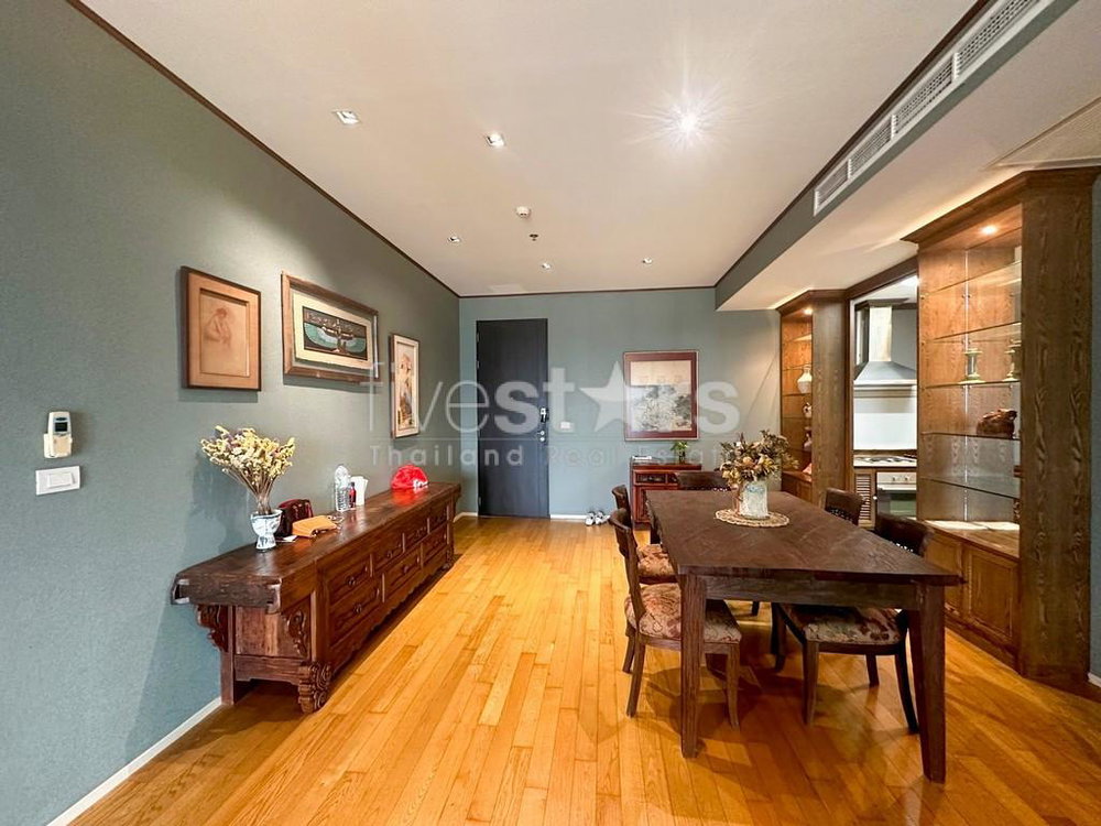 2-bedroom spacious condo for sale only 200m from BTS Phromphong 3289161844