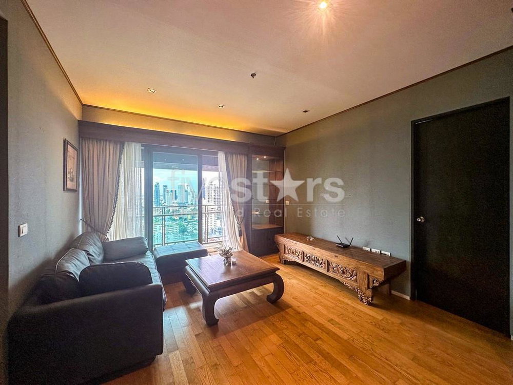 2-bedroom spacious condo for sale only 200m from BTS Phromphong 3289161844