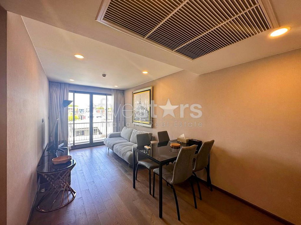 2-bedroom modern condo for sale in Siam area 1754525775