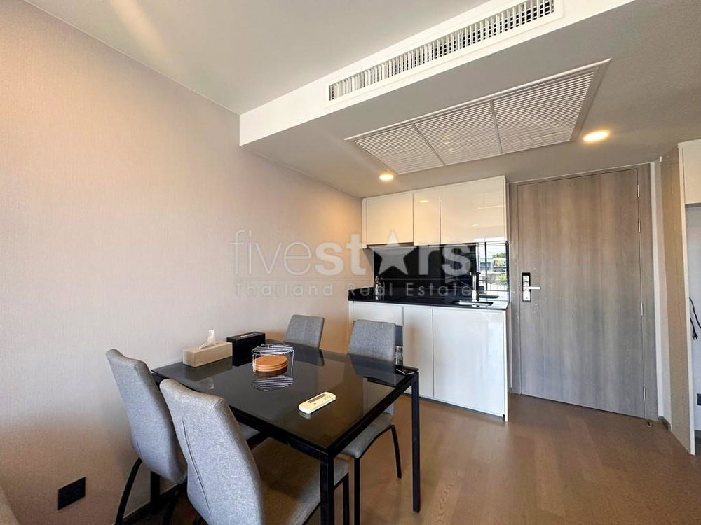 2-bedroom modern condo for sale in Siam area 1754525775
