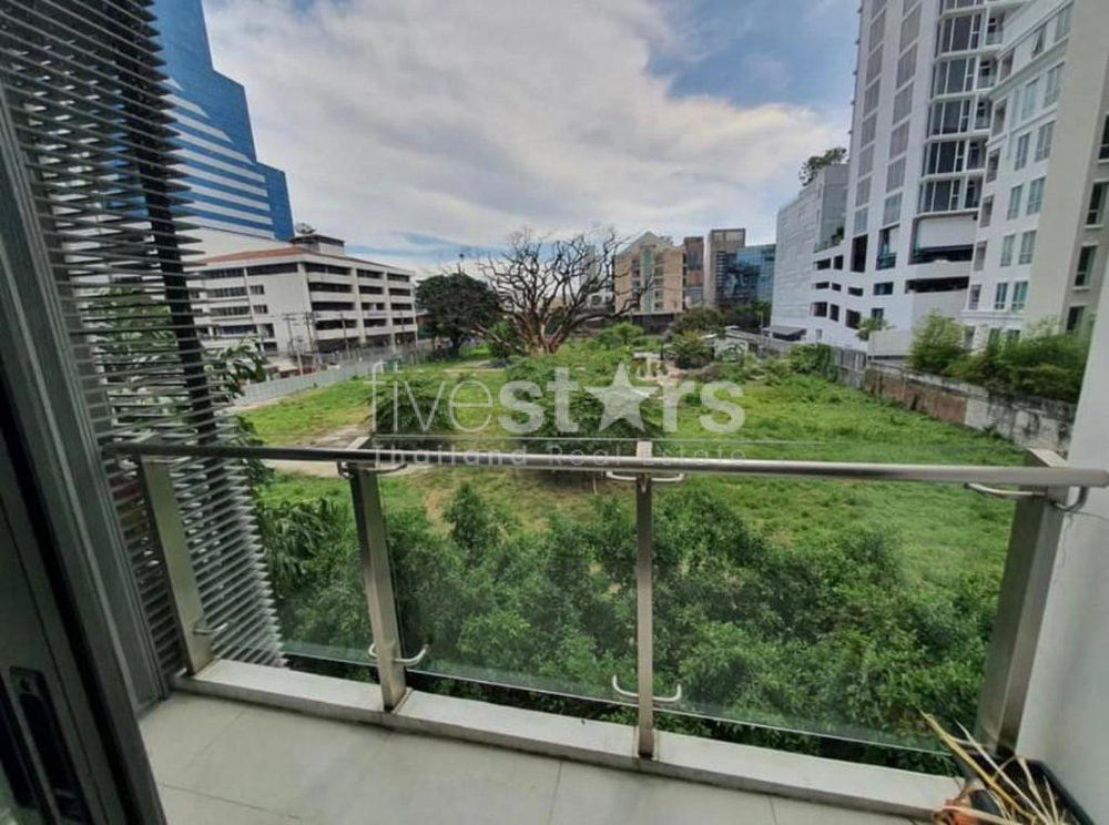 Modern 2-Bedroom for sale on Ekkamai 3758042804