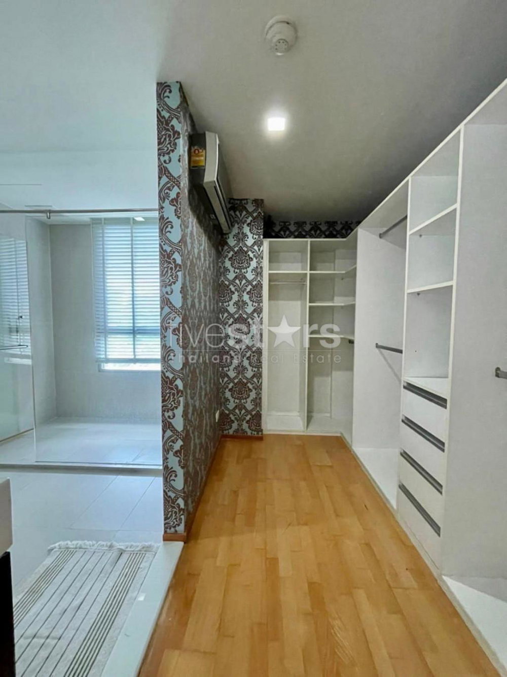 Modern 2-Bedroom for sale on Ekkamai 3758042804