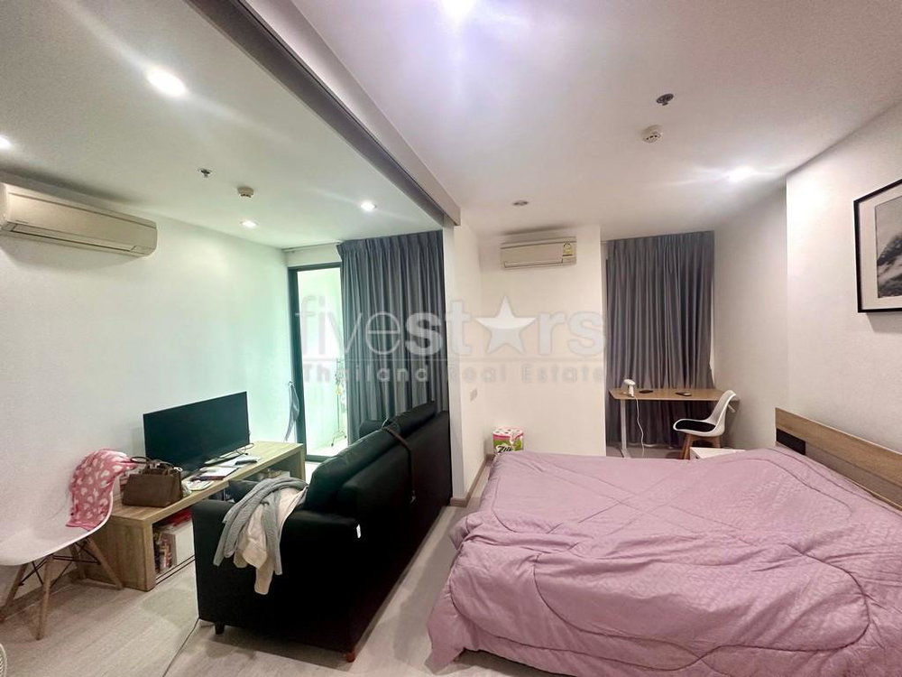 Modern studio for sale close to MRT Samyan 1333372270
