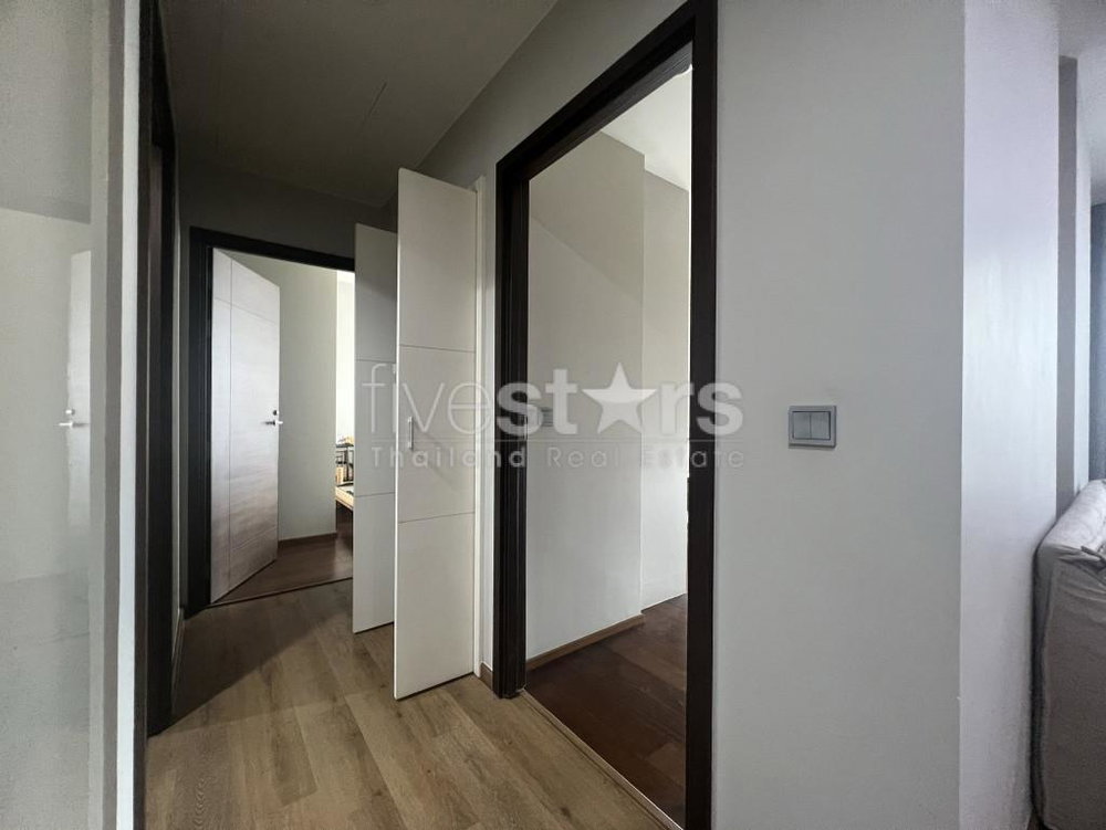 Large 3-Bedroom condo for Sale on Thonglo 2781400024