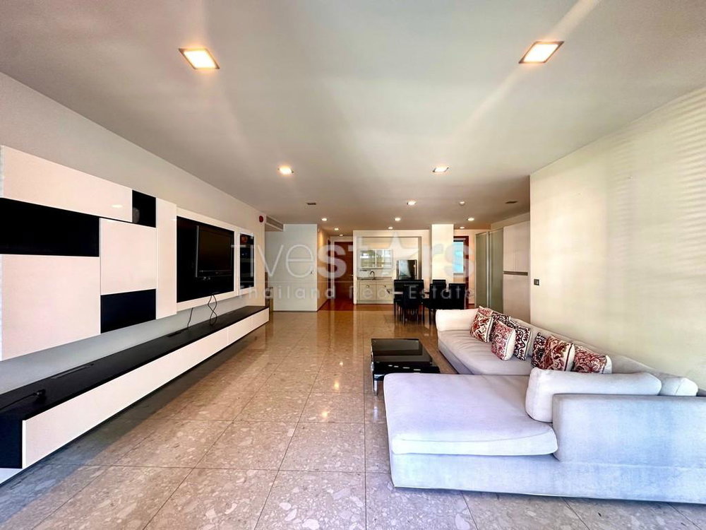 3-bedroom spacious condo for sale close to BTS Pra Khanong 1859923019