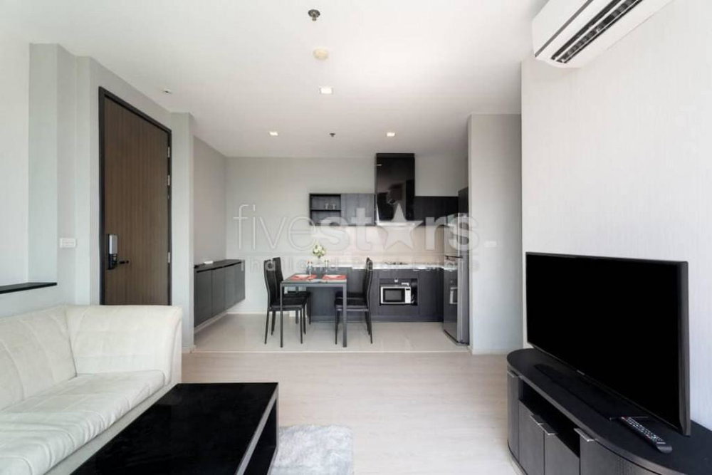 2-Bedroom Condo with unblocked View Near Phra Khanong BTS 2534601748