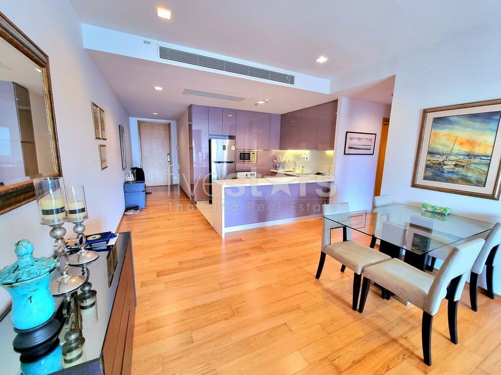 2-bedroom high end condo for sale close to BTS Nana 1520937409