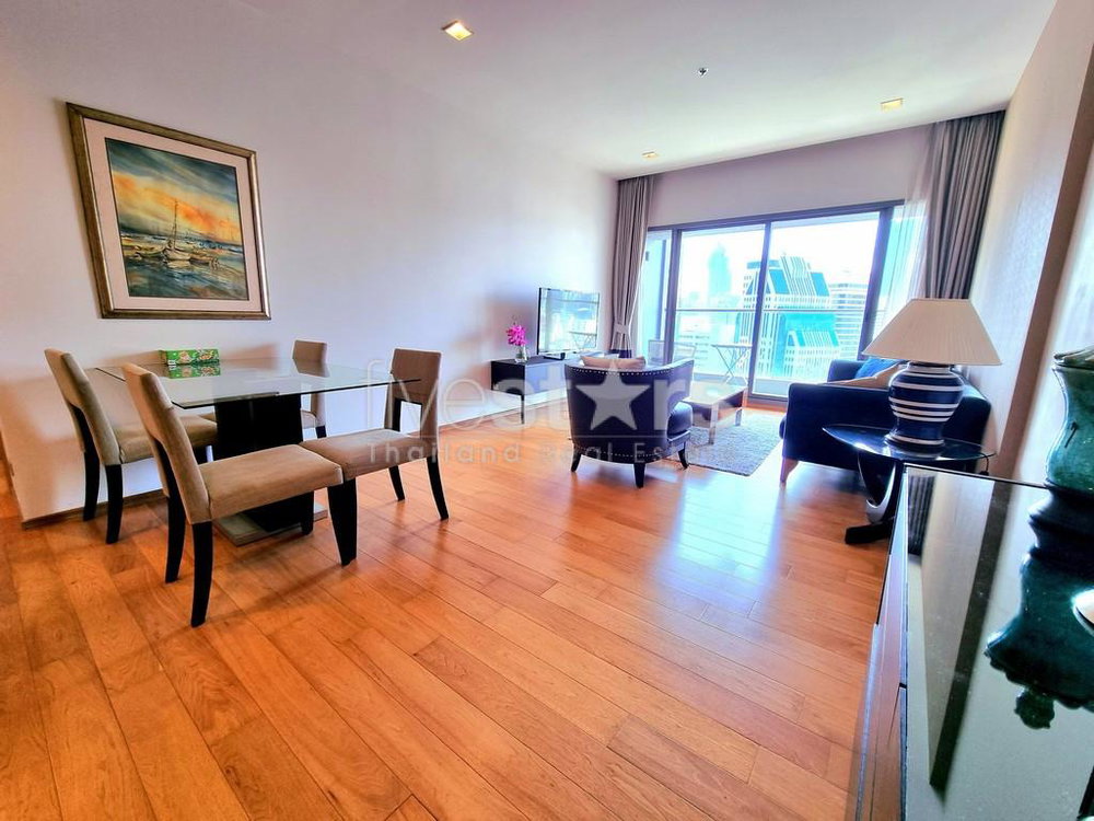 2-bedroom high end condo for sale close to BTS Nana 1520937409
