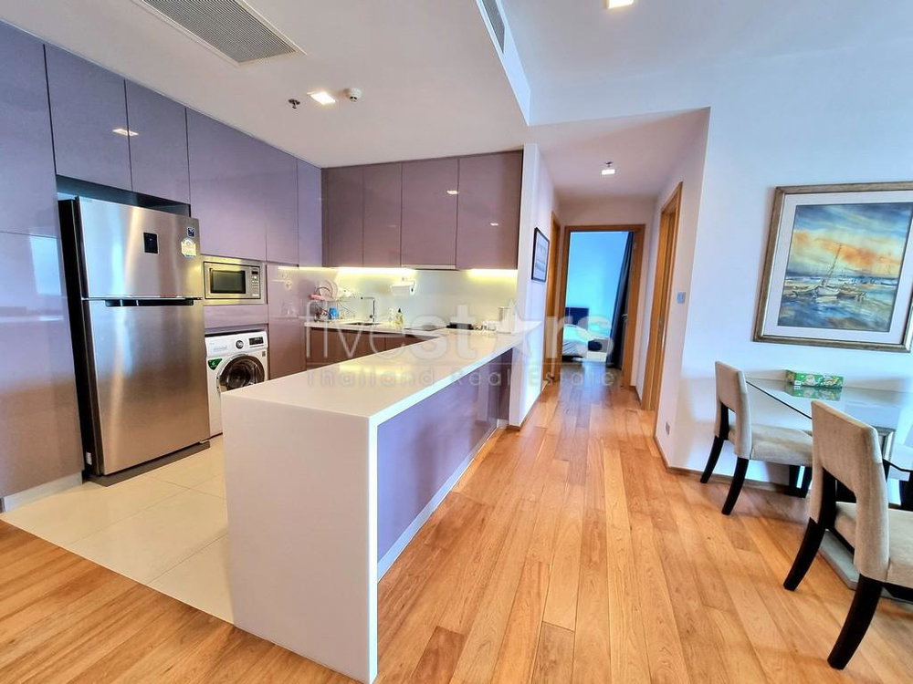 2-bedroom high end condo for sale close to BTS Nana 1520937409