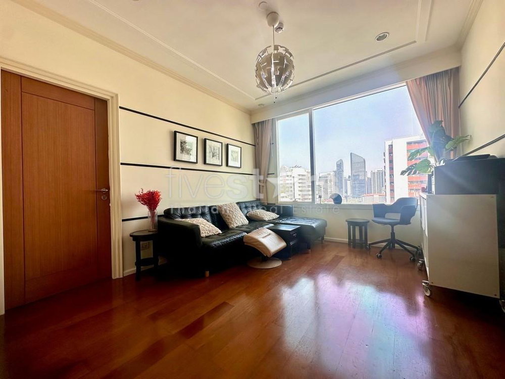 3-bedroom spacious condo for sale close to BTS Asoke 2569745664